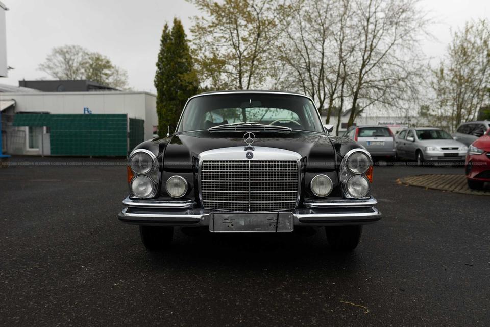 Mercedes-Benz W111 280 SE Coupé (1970), Flachkühler in Vettelschoß
