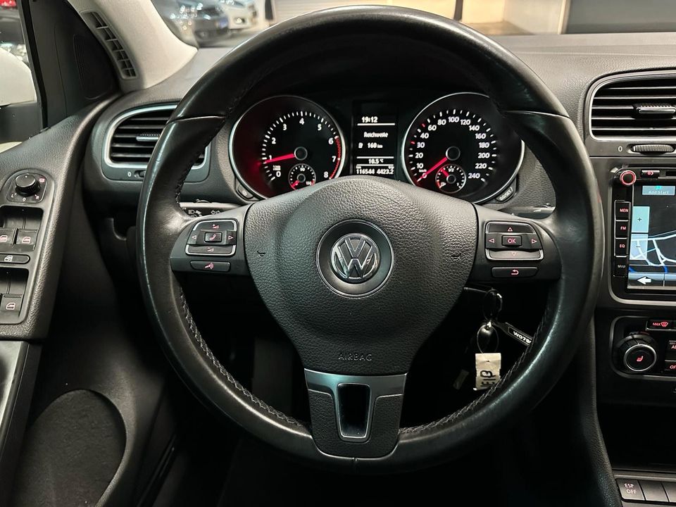 Volkswagen Golf VI Comfortline 1.8T / NAVI / SHZ / in Herdorf