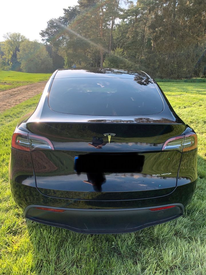 Tesla Model Y Long Range EZ 09/22 Allradantrieb in Schmallenberg