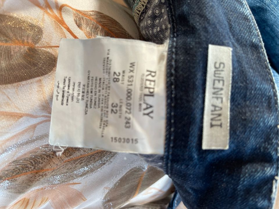 Replay Jeans Swenfani 28/32 wie neu inklusive Versand in Schöllnach