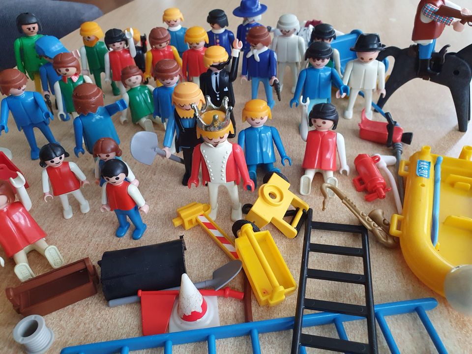 Playmobil Konvolut 30 Figuren !  und diverses... in Herne