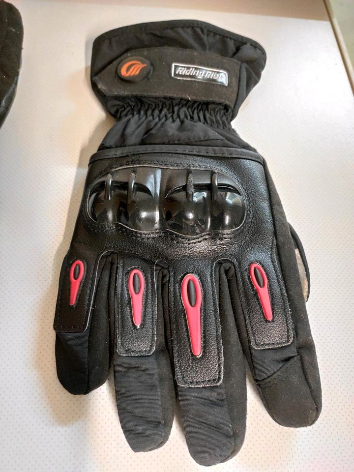 Motorrad Handschuhe in Augustdorf