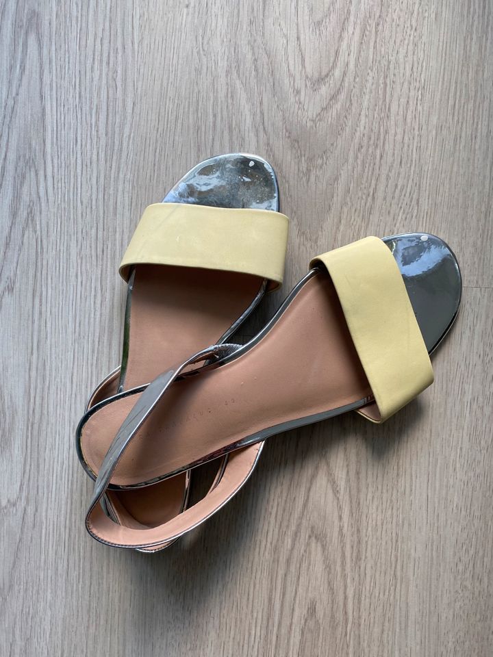 Zara Sandalen in Bremen