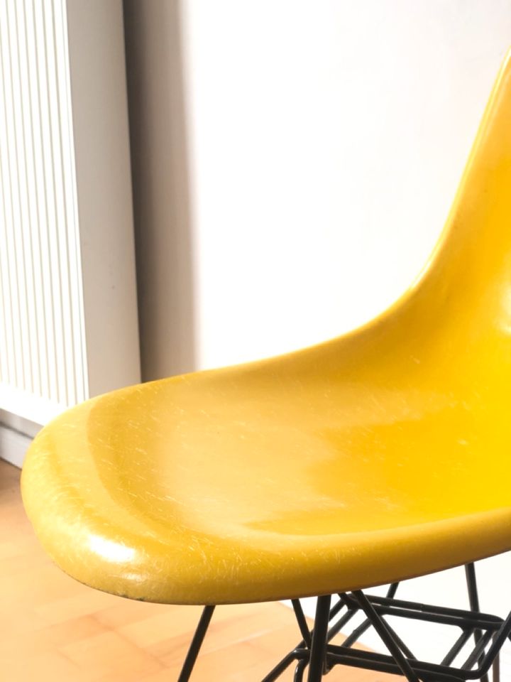 !!! Eames Fiberglas Side Chair.  Yellow. Vitra. Miller. in Berlin