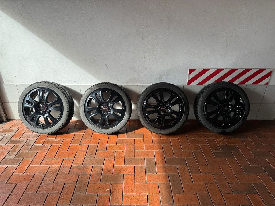 Mini John Cooper Works Felgen mit Allwetterreifen 185/50 R17 in Versmold