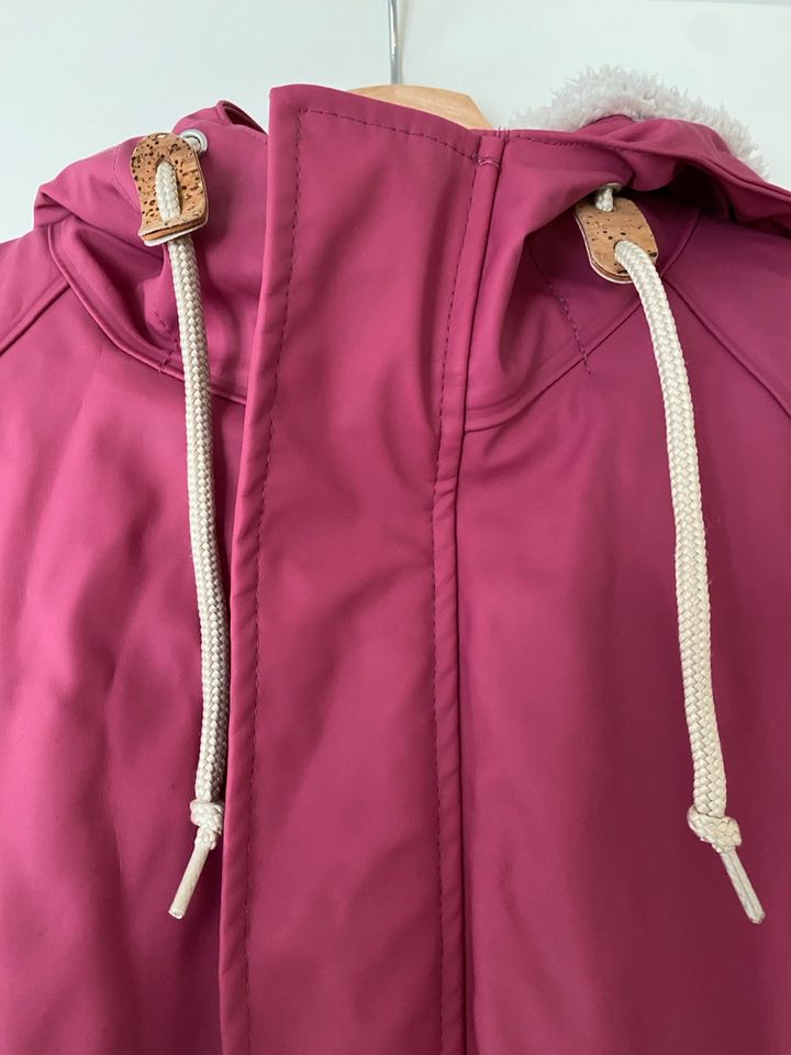 Derbe Regenjacke gefüttert pink Größe S in Tarp