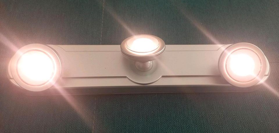 Lampe Unterbauleuchte Schrankleuchte in Halle