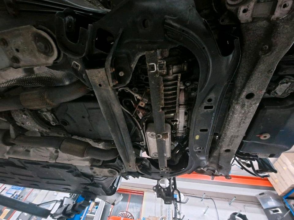 Audi A8 d3 8e BFM / GQF Kompletten Motor + Getriebe + Anbauteile in Wehrheim