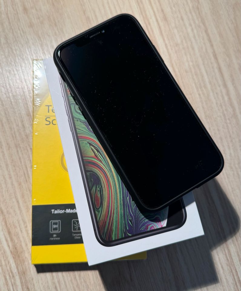 iPhone XS 64 GB mit neuer Hülle und Anti Spy Folie in Bremen