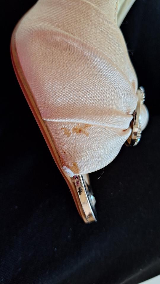 Cremefarbene High Heels mit goldener Schnalle, Größe 36 in Gröbenzell