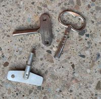 3 Schlüssel für alte Wanduhren zum Aufziehen Hohen Neuendorf - Borgsdorf Vorschau