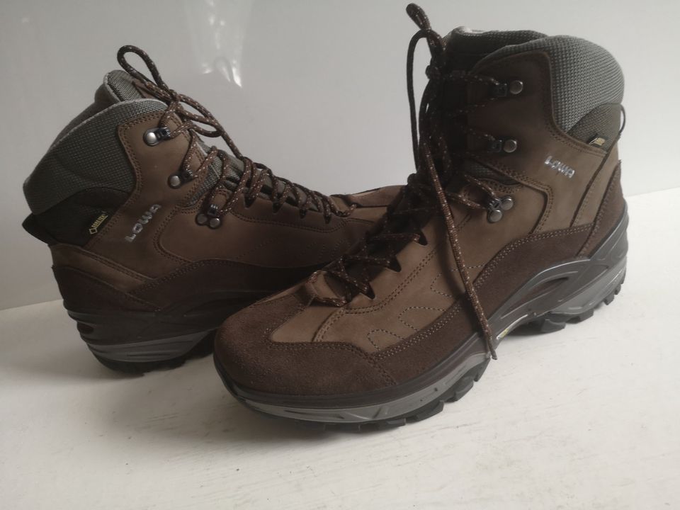 Herren Wander Schuhe Boots LOWA TORO GTX Gr 44 UK 9,5 braun Leder in Duisburg