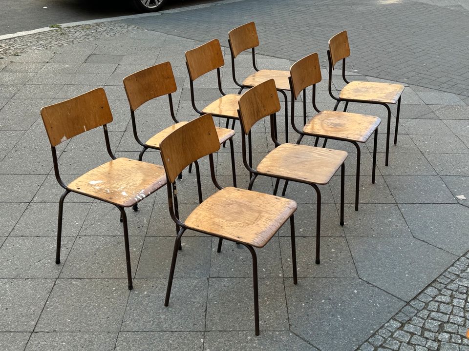 Alte Vintage  Werkstattstühle 10 Stück Chairs in Berlin