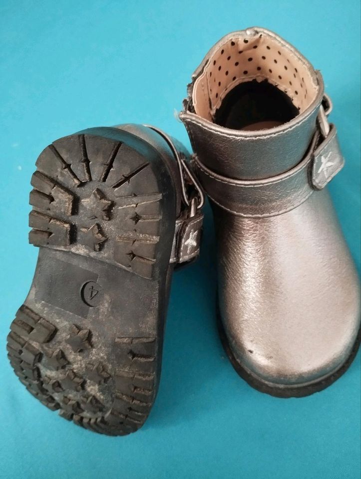 nutmeg Mädchen Stiefeletten silber Gr. 20 in Kirchanschöring