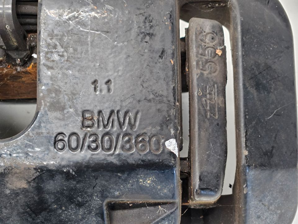 BMW M3 E92 S65 V8 S65B40 34112283362 Bremssattel vorne rechts in Bunde