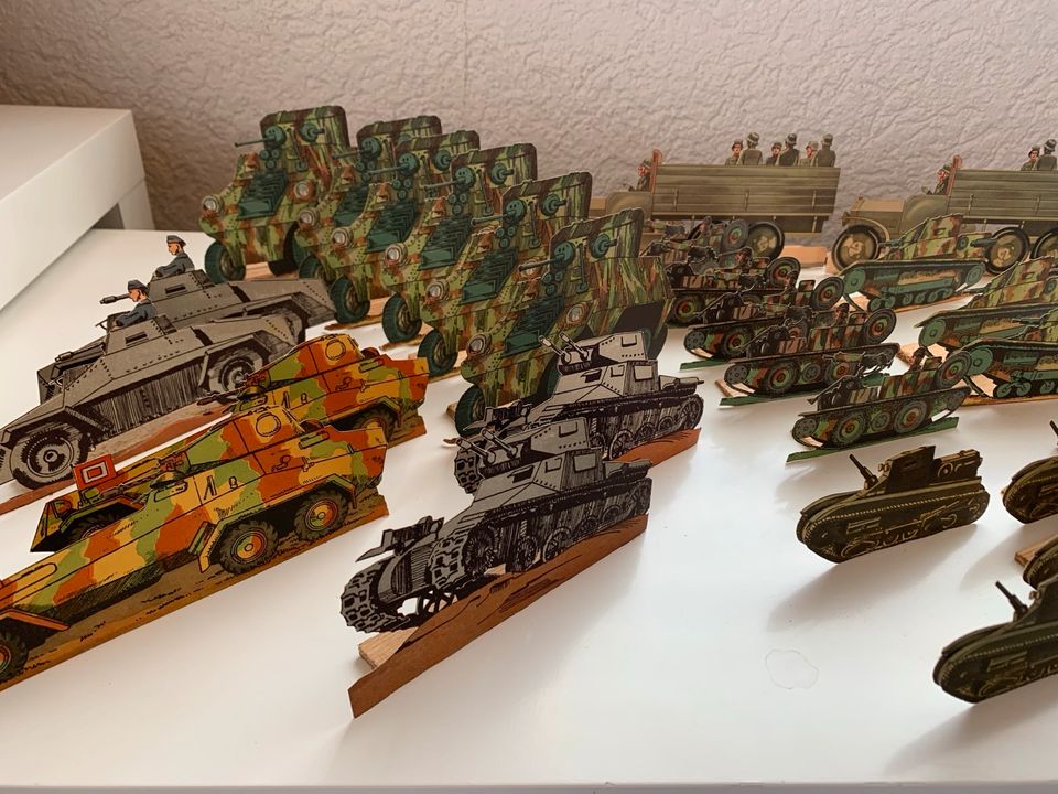 1939-45! Orig. Spielzeug Fahrzeuge Panzer Wehrmacht 2. Weltkrieg in Dürbheim