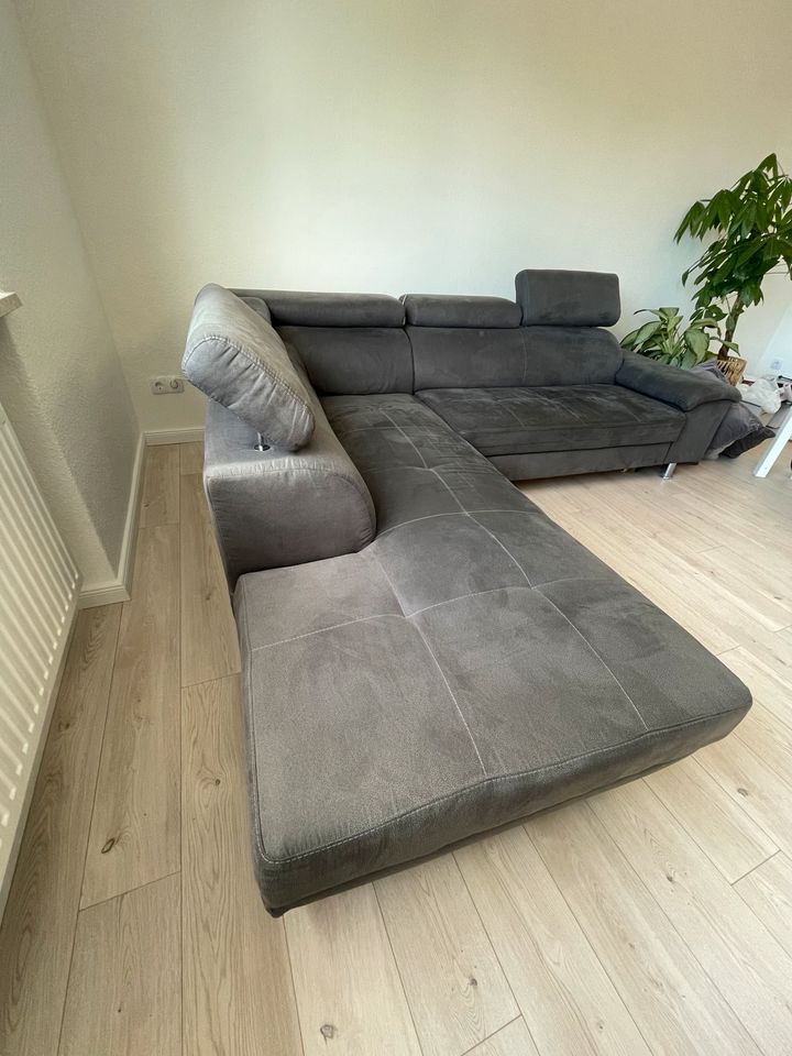 Ecksofa / Eckcouch Wohnzimmer mit Schlaffunktion in Lübeck