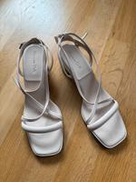 Massimo Dutti Schuhe beige Gr. 39 Altstadt-Lehel - München/Lehel Vorschau