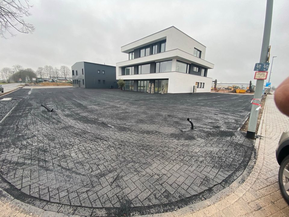 Gartengestaltung Baggerarbeiten Rollrasen Zäune Terrasenbau in Oberhausen