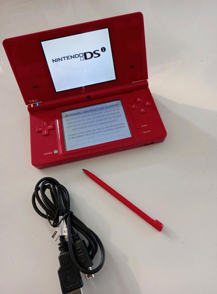 Nintendo DS inkl Ladekabel und 20 Spiele in Handewitt