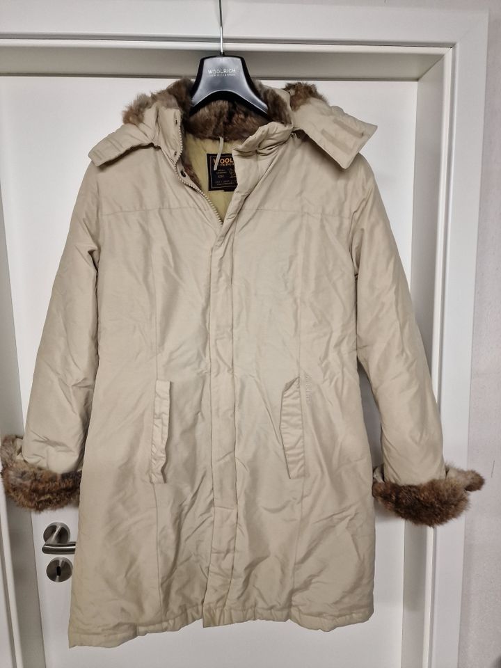 Original Woolrich Daunenmantel Bouldercoat Beige / Sand Gr. XL in Hamburg