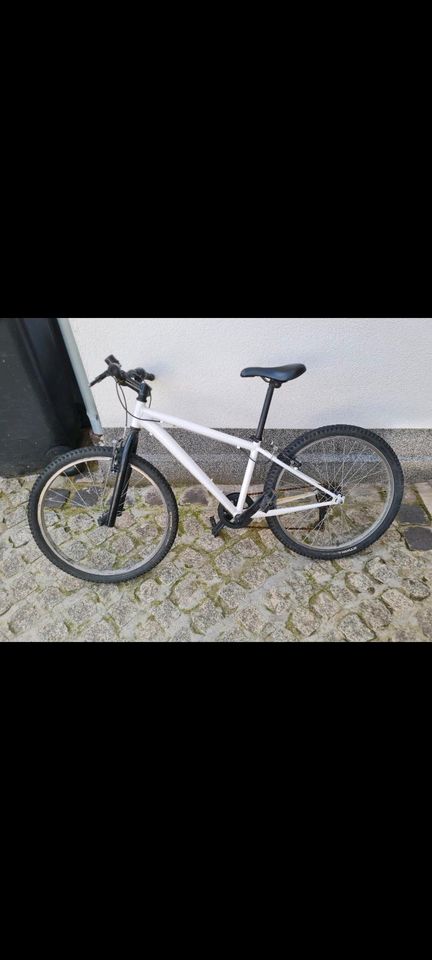 Fahrrad in Weiß in Bochum