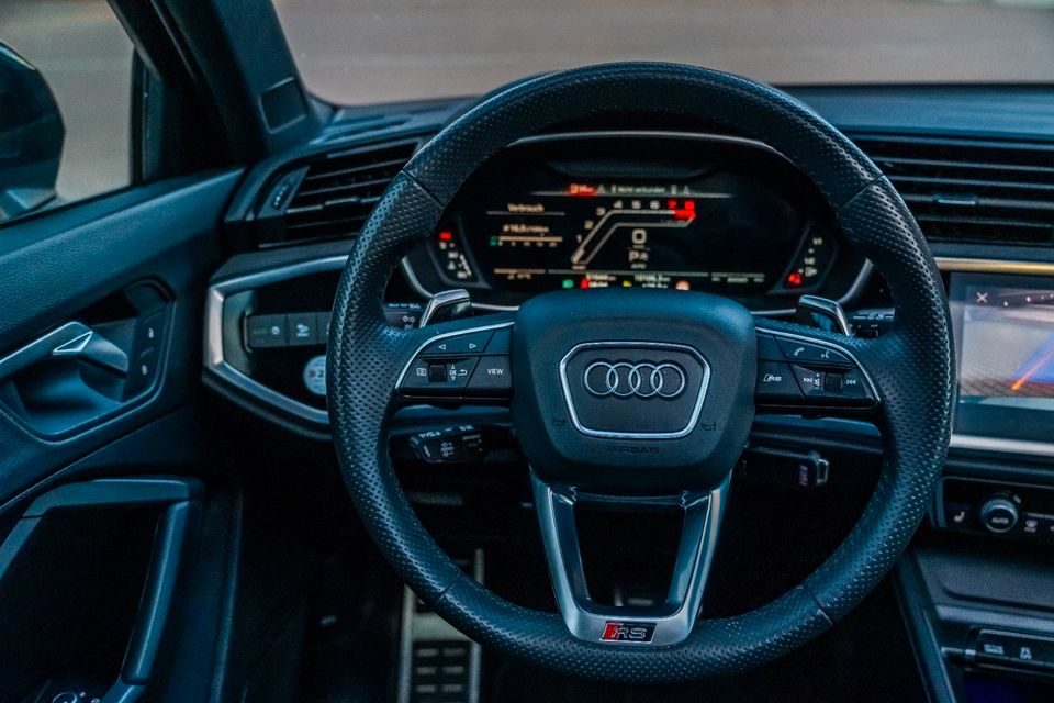 Audi RSQ3 Sportback (400ps) Autovermietung-Mietwagen-Automieten-RENTCAR -Mieten in Dortmund