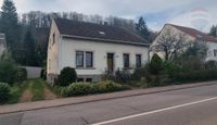 Charmantes Haus mit Renovierungspotenzial und großem Garten Saarland - Überherrn Vorschau