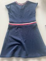 Tommy Hilfiger Kleid gr. 116 top Zustand Hessen - Bad Emstal Vorschau