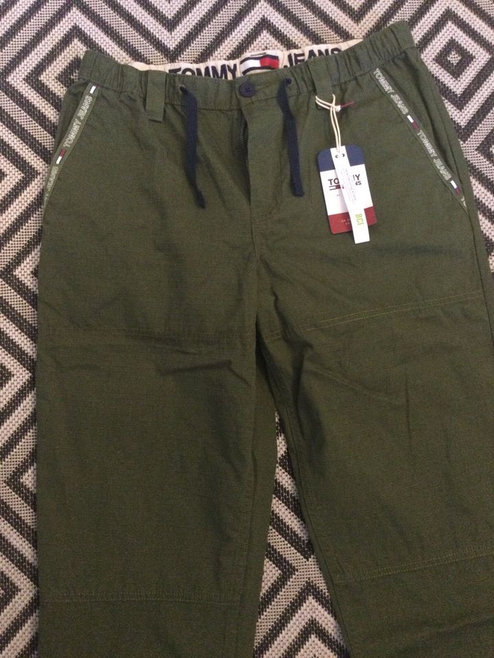 Hilfiger Tommy Jeans Pieced Jog Pant Chino Hose - NEU - Gr M in München