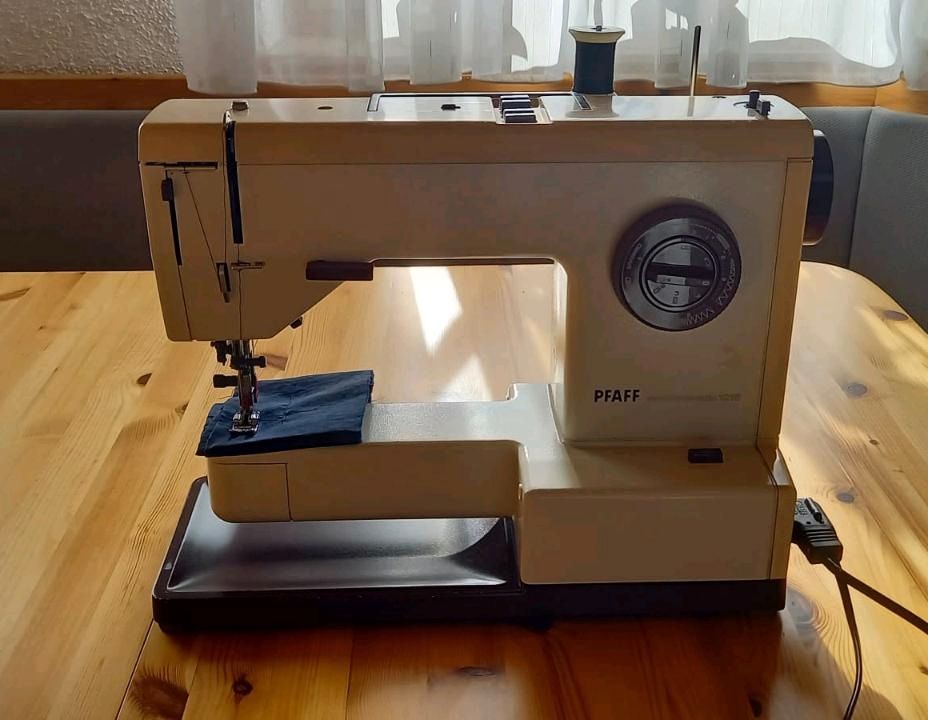 Pfaff Synchromatic 1215 Nähmaschine in Remshalden