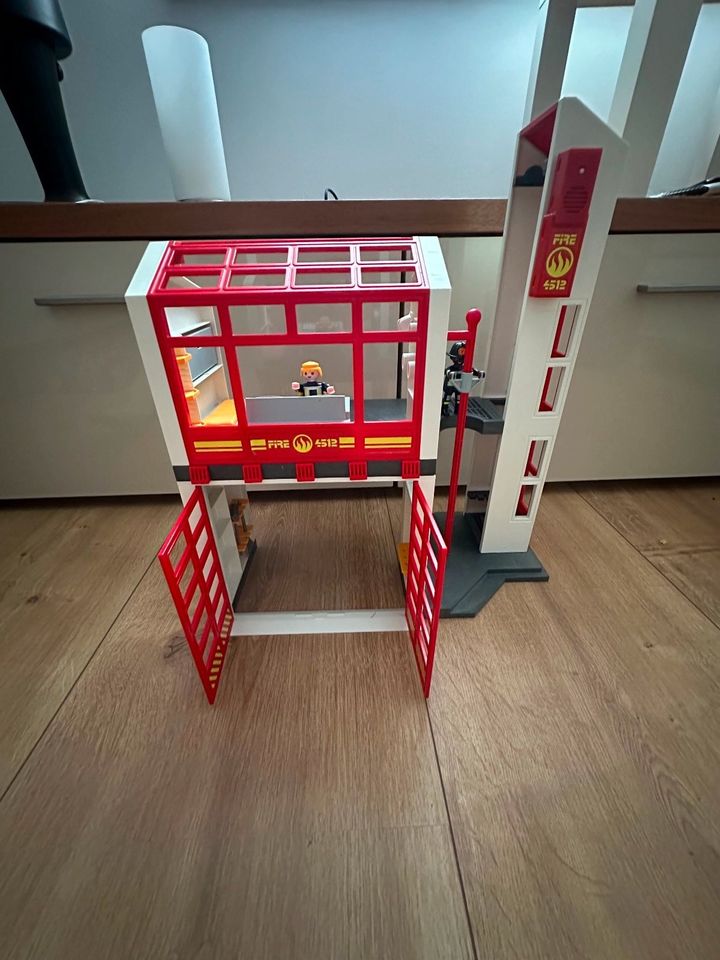 Playmobil Feuerwehrwache 4361 in Kröppelshagen-Fahrendorf