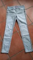 Wie NEU Jeans Stretch Hose Galonstreifen STREET ONE 28 36 S grau Nordrhein-Westfalen - Oer-Erkenschwick Vorschau