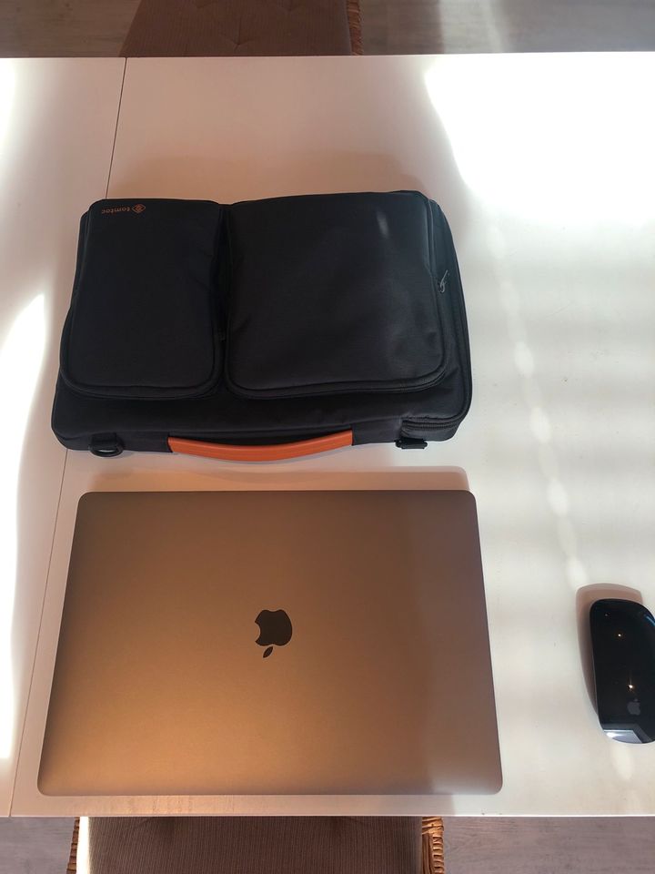 MacBook Pro 16 Zoll 2019 in Schülp