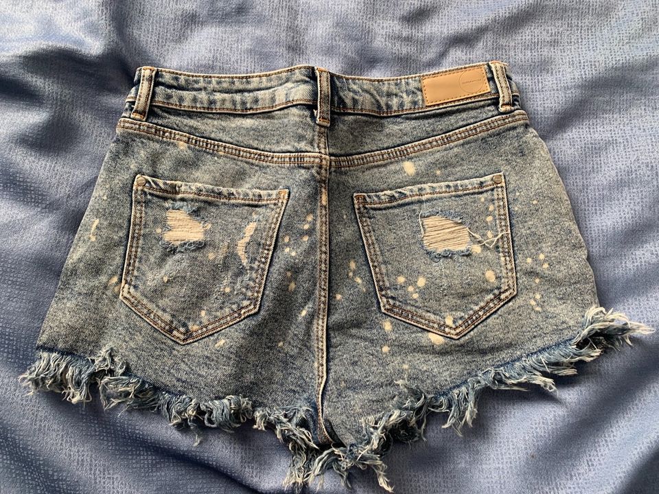 High waist Shorts Jeansshorts Hot Pants Clockhouse 38 M destroyed in Frankfurt am Main
