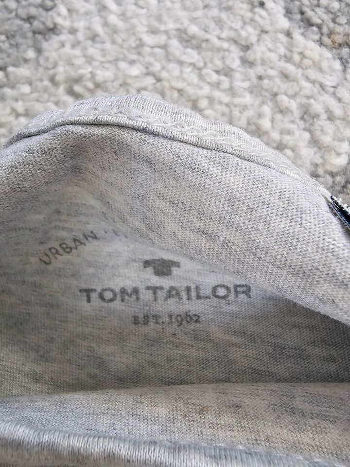 Langarmshirt Tom Tailor Gr. 122/128 in Bad Berleburg