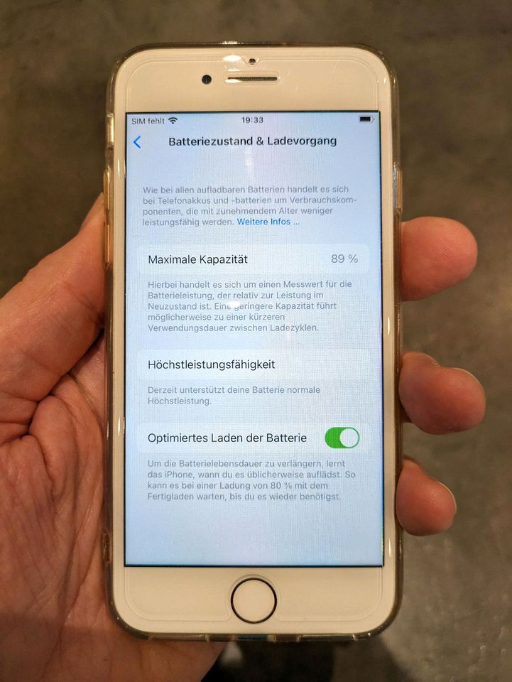 Apple iPhone 8 64 GB Gold in Adelschlag