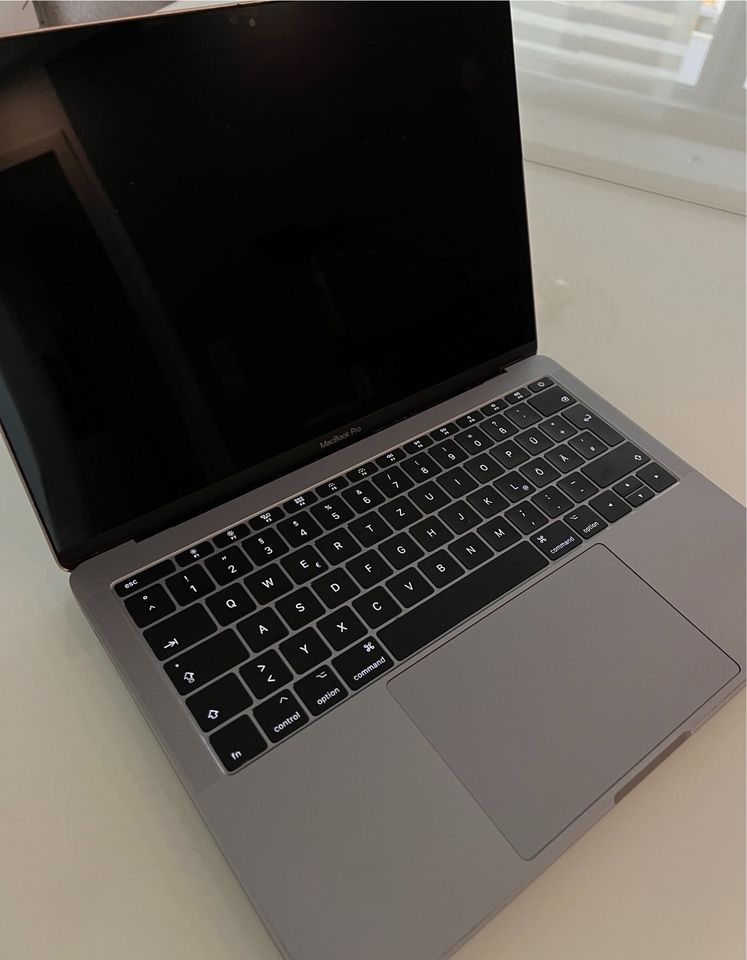 A1708 MacBook Pro 2017 in Köln