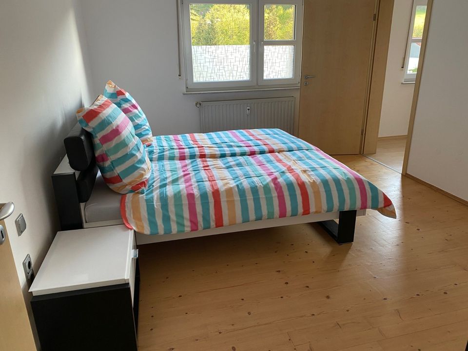 Groß, hell und viel Platz *** 2 Schlafzimmer *** EBK *** Kaminofen *** Möbliert *** Internet *** in Bad Hersfeld