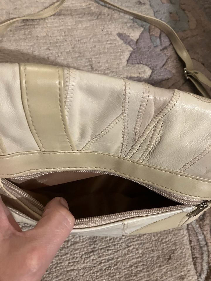 Handtasche beige in Fischbach