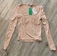 NA-KD Top Bluse Oberteil Beige Dekolleté NEU Gr. 36 (S) Marburg - Wehrda Vorschau