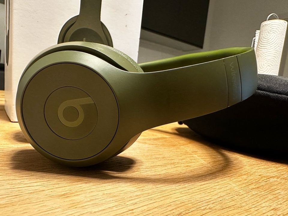 BEATS SOLO 3 WIRELESS GREEN in Neresheim