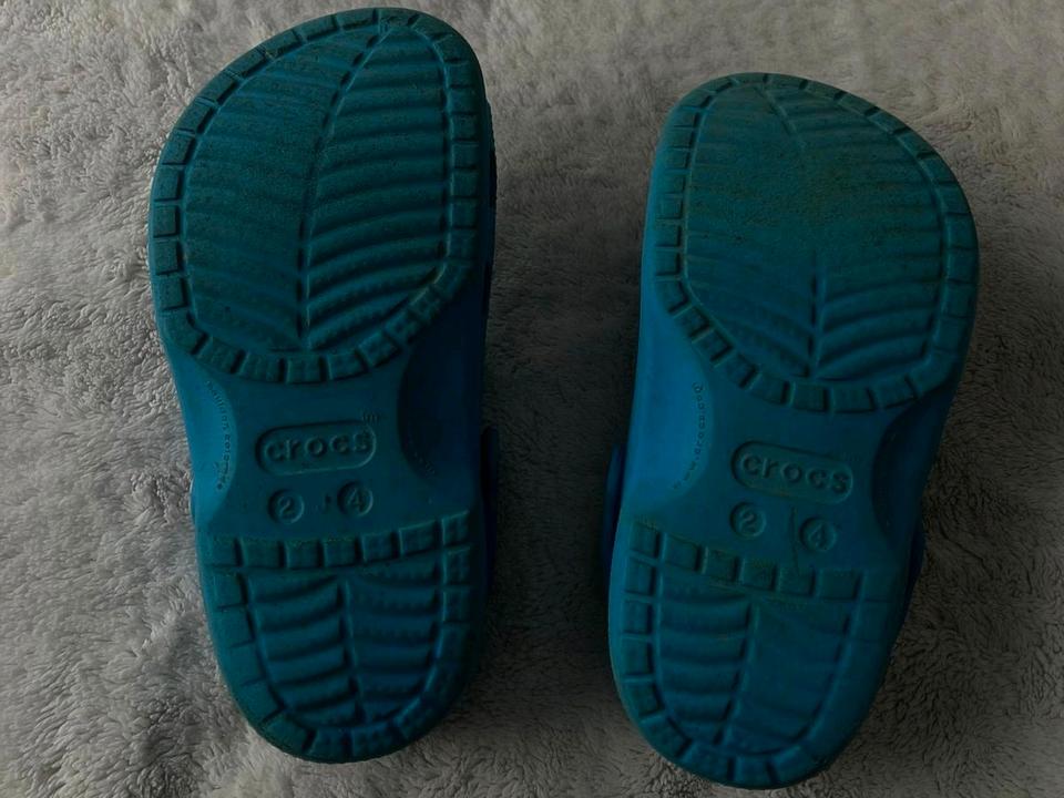 Crocs GroBe 2 4 entspricht der GroBe 33 34