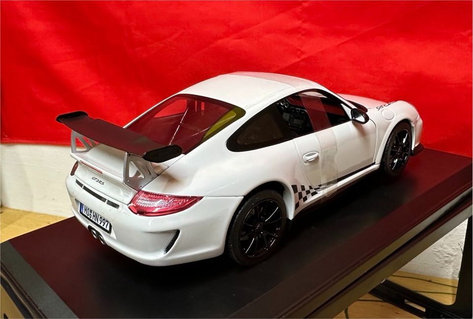 997 Porsche 911 GT3 RS 2010 NOREV 1:18 Modellauto in Nürnberg (Mittelfr)