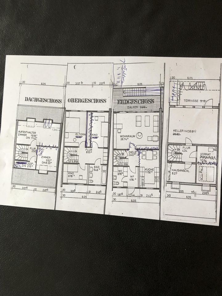 Großzügiges Reihenmittelhaus in grüner Lage mit Garage in Essen