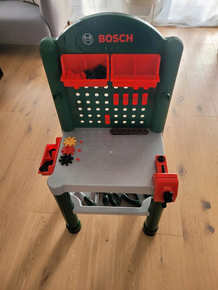Bosch Spielzeug Werkbank in Wiesbaden