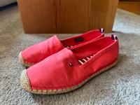 Tommy Hilfiger Slipper Espadrilles Loafer Mokassin rot 39 Bayern - Schwebheim Vorschau
