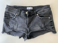 ZARA trendy sexy Jeans Short anthrazit/schwarz used Optik Gr.M Berlin - Mitte Vorschau