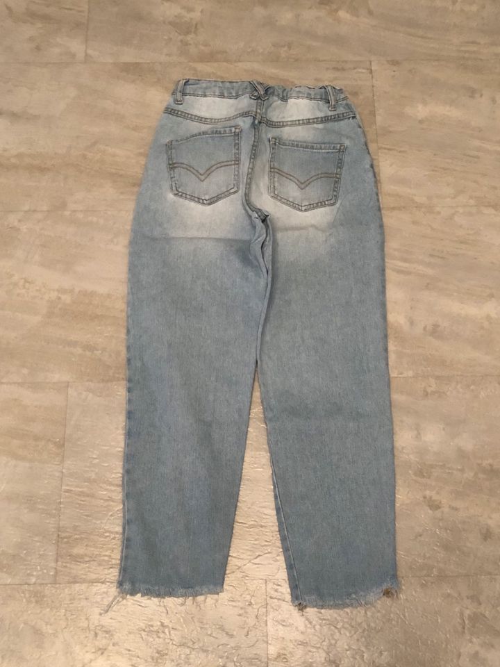 Jeans Gr.140/146 in Ebstorf