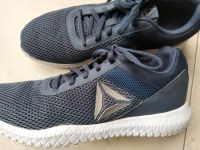 Sportschuhe Schuhe Hallenschuhe 42,5 Reebok Niedersachsen - Loxstedt Vorschau